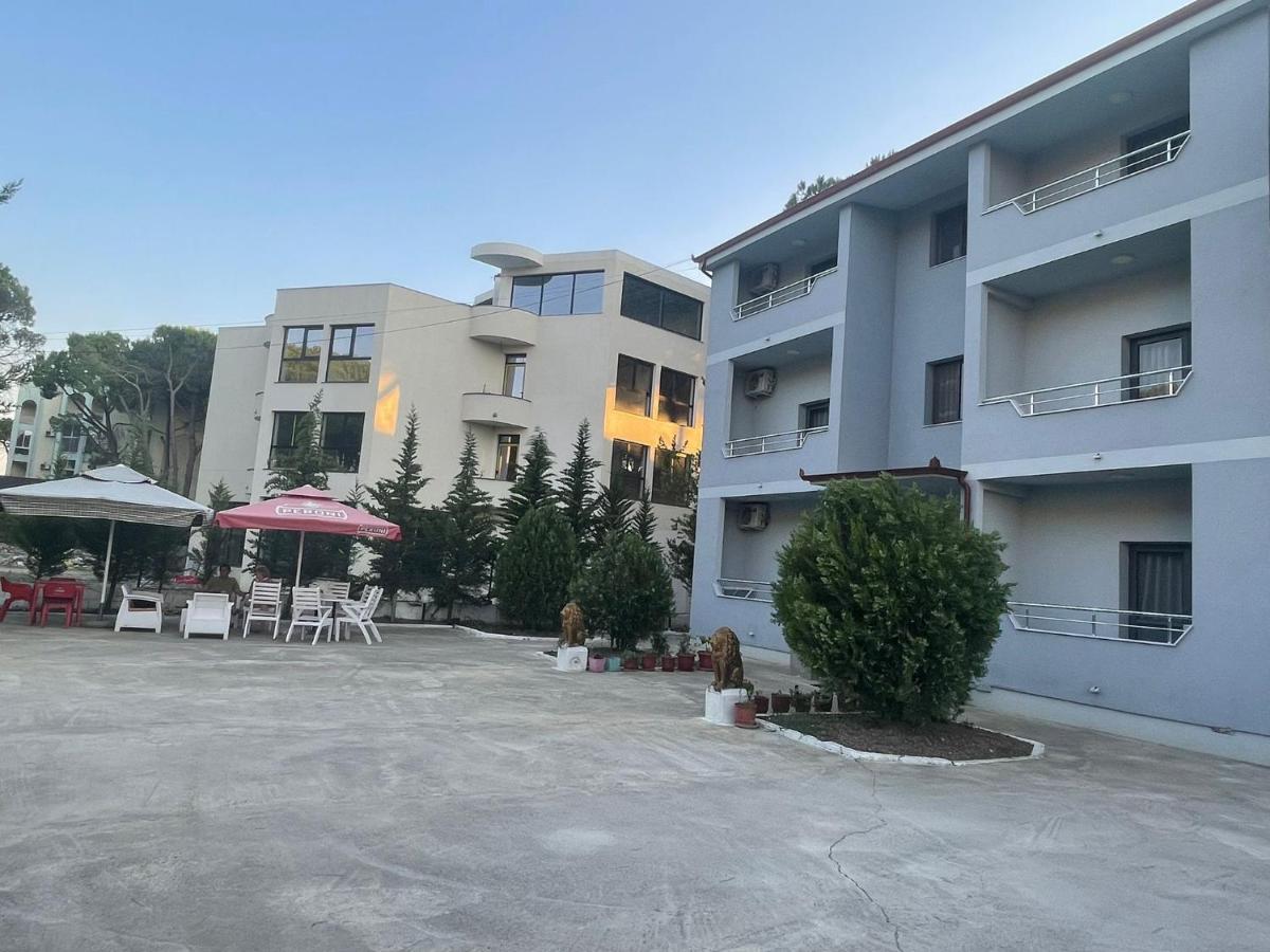 Vila Leo Aparthotel Golem  Εξωτερικό φωτογραφία